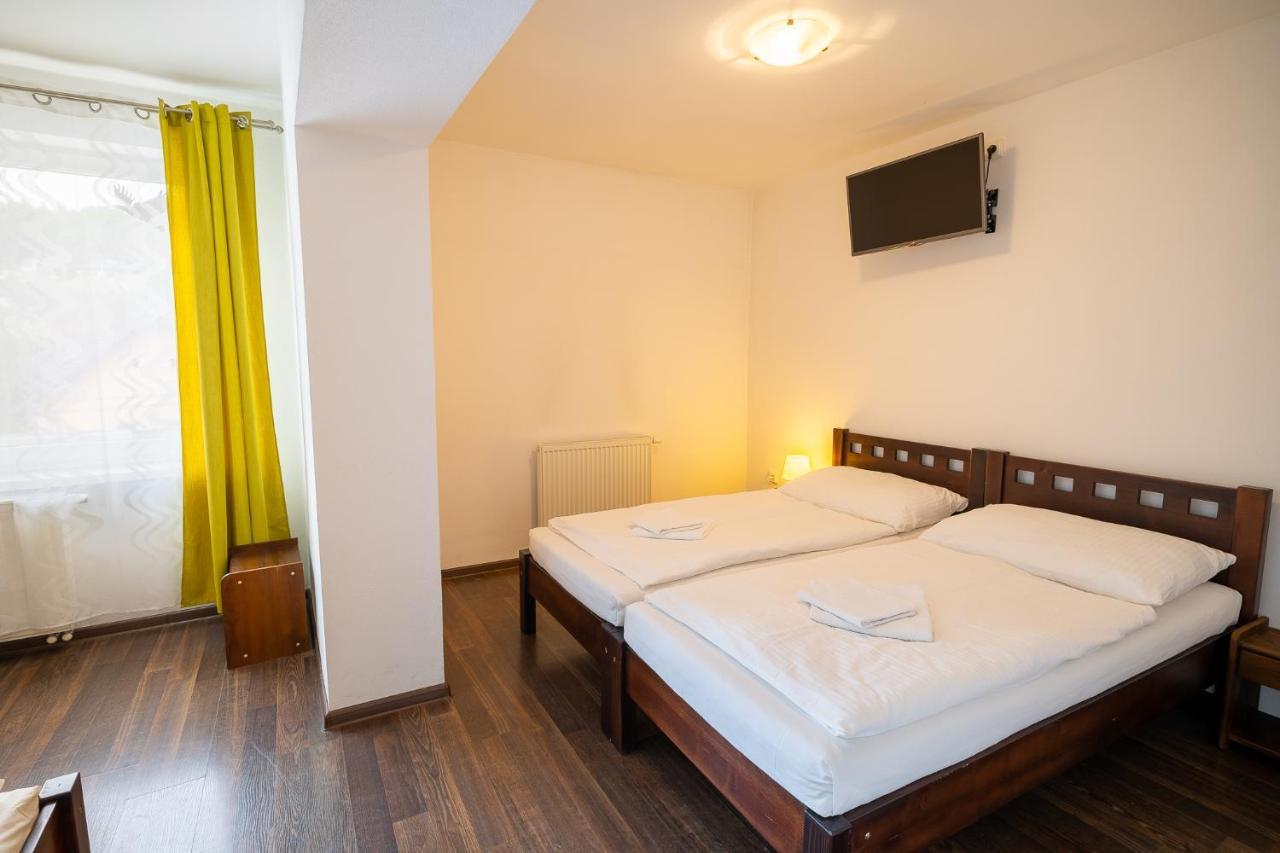 Leone Penzion&Restaurant Harichovce Екстер'єр фото
