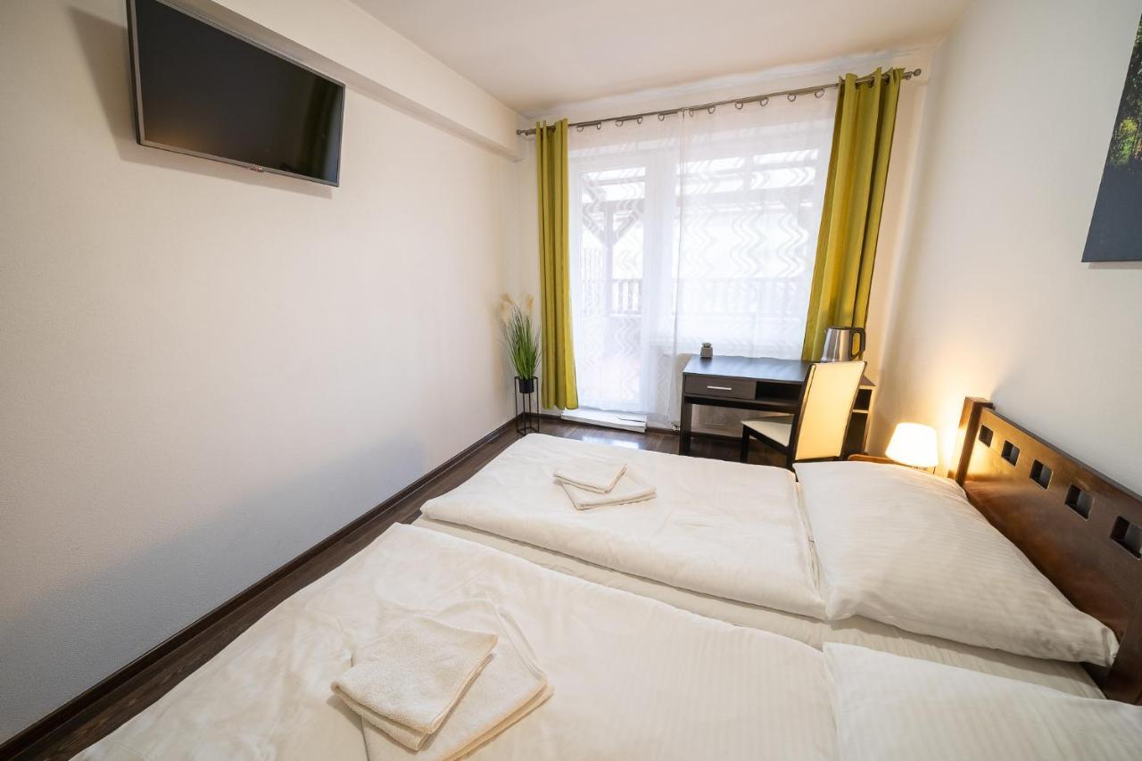 Leone Penzion&Restaurant Harichovce Екстер'єр фото